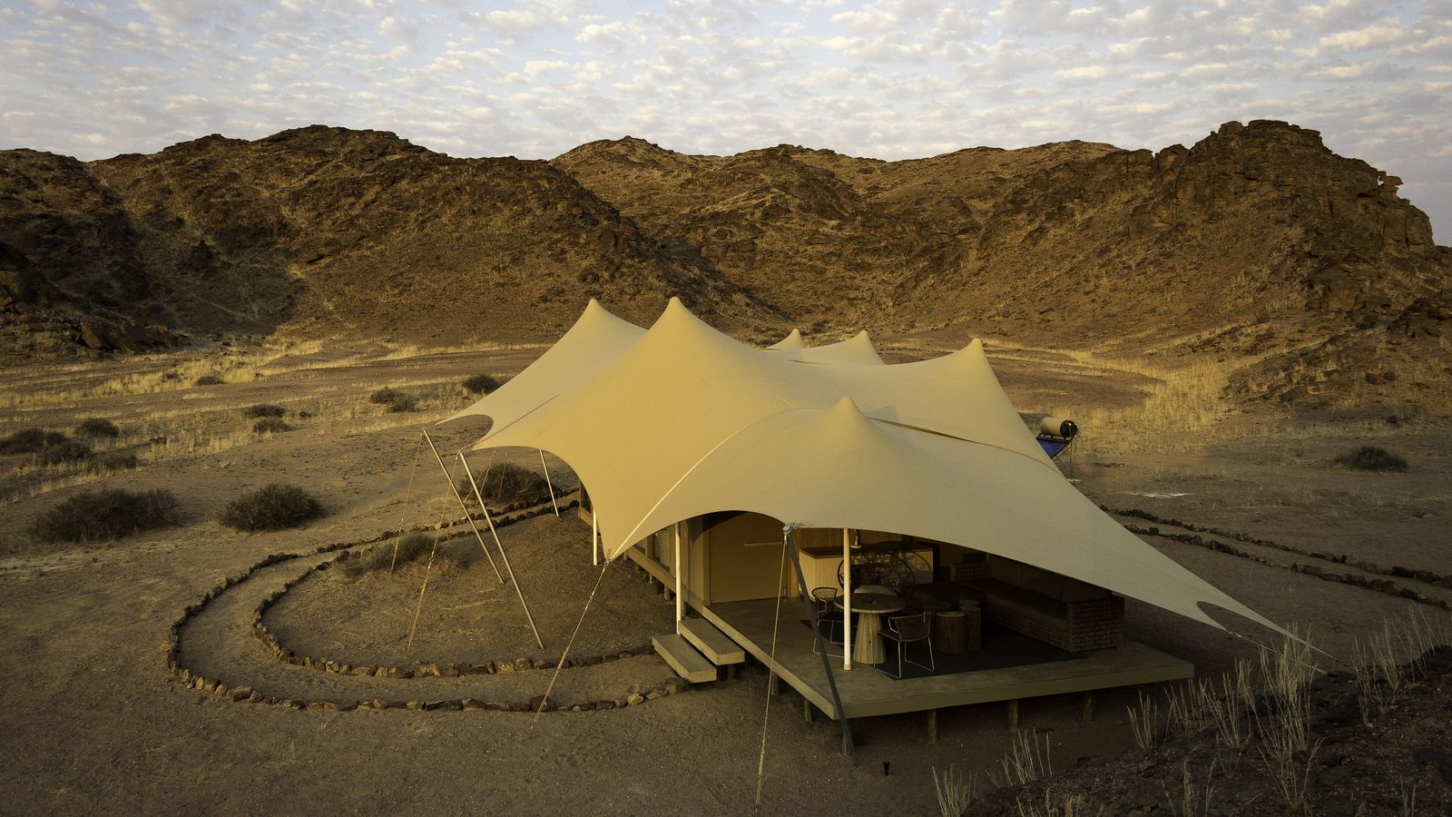 Hoanib Skeleton Coast Camp — luxury accommodation in Namibia