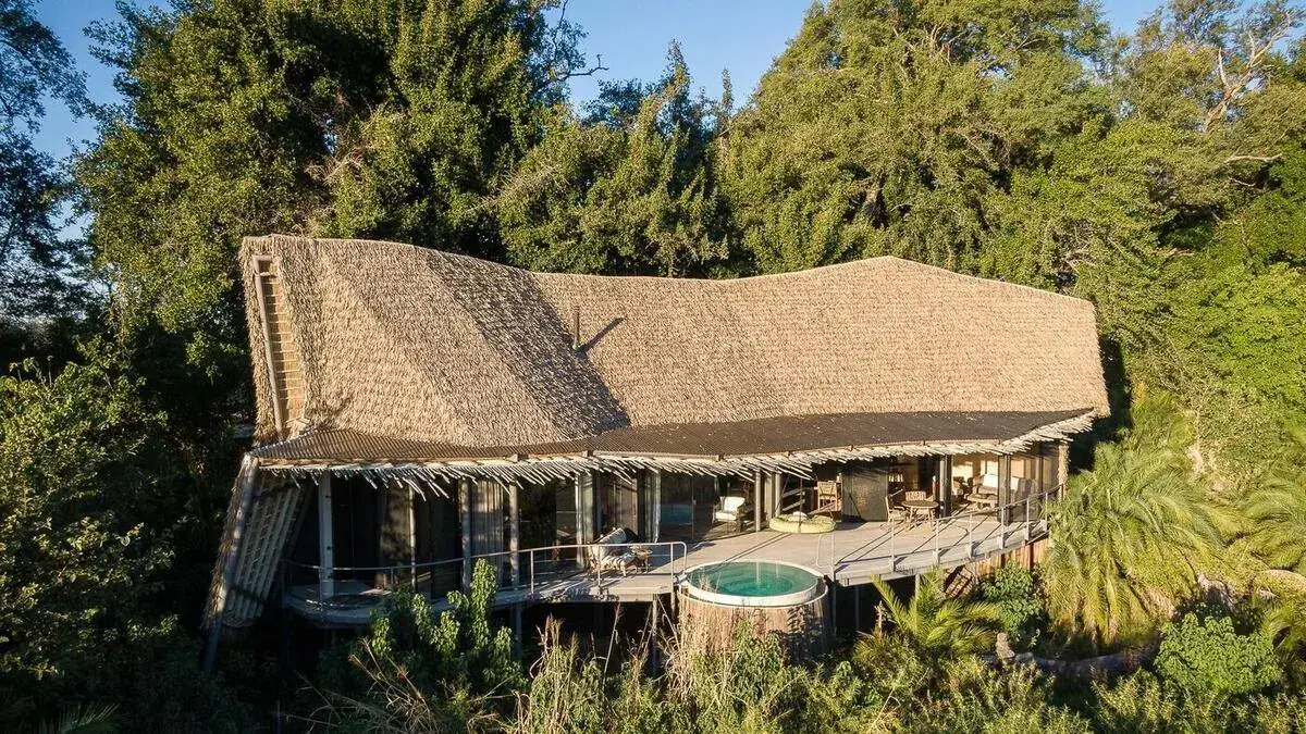 Luxury Botswana — Okavango Delta, Chobe & Victoria Falls Fly-In