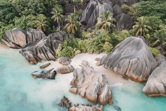 Granite islands & turquoise
