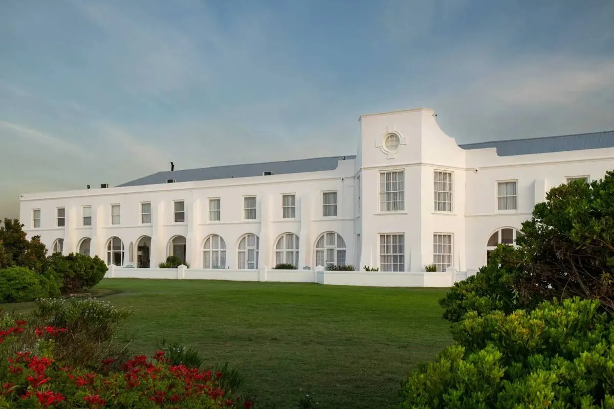 The Marine Hotel β recommended safari lodge for Humpback Whale viewing