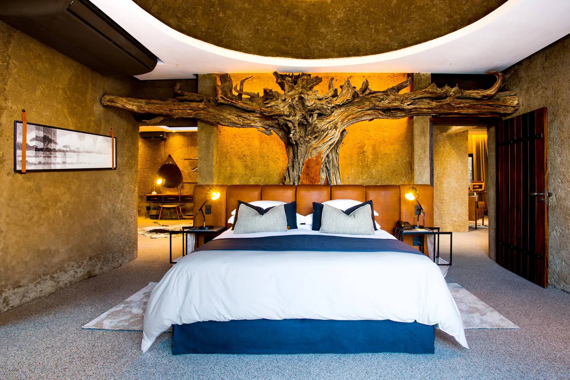 Sabi Sabi Earth Lodge β recommended safari lodge for Spotted Hyena viewing