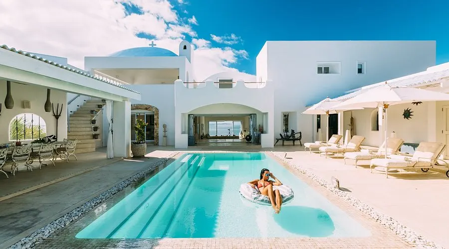 Santorini Mozambique — luxury safari accommodation