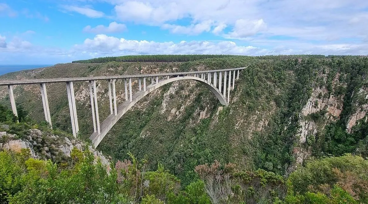 Bloukrans Bridge Bungee Jump — World's Highest Commercial Bungee — Bloukrans Bridge, Garden Route