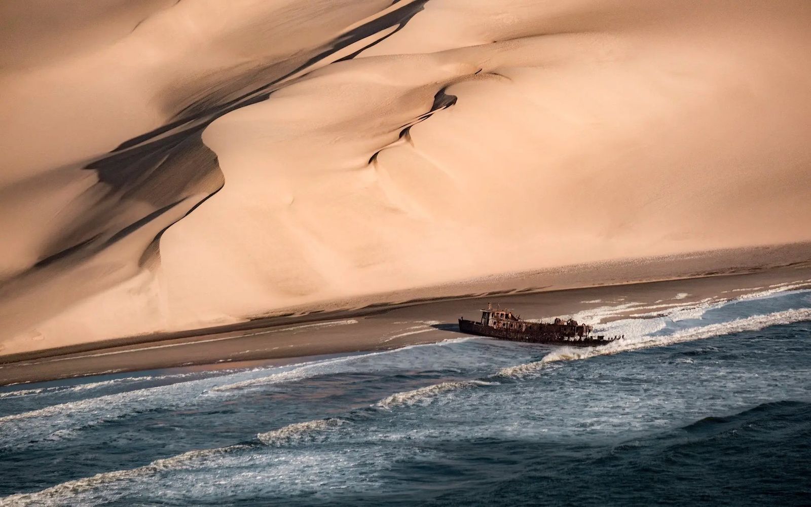 Skeleton Coast Expedition — Shipwrecks & Seals — Skeleton Coast, Namibia